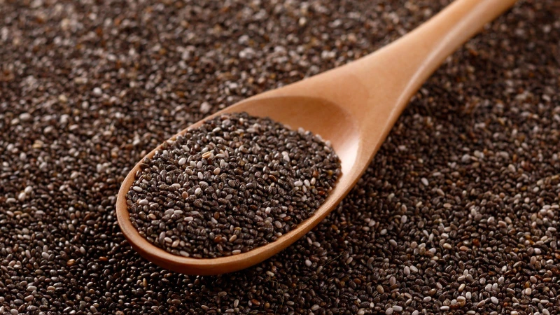 Hạt chia chứa omega-3, protein, chất xơ và nhiều chất chống oxy hóa.