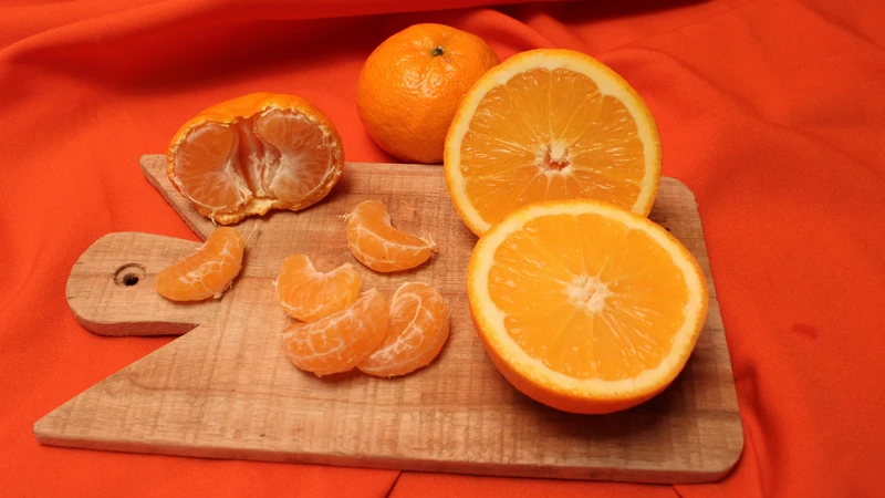 Trái cây có múi giàu vitamin C và nước, hỗ trợ miễn dịch, hydrat hóa cơ thể và làm mềm phân