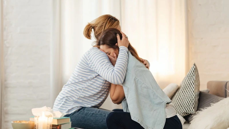 Chia sẻ cảm xúc với người thân là câu trả lời cho câu hỏi trầm cảm sau sinh nên làm gì