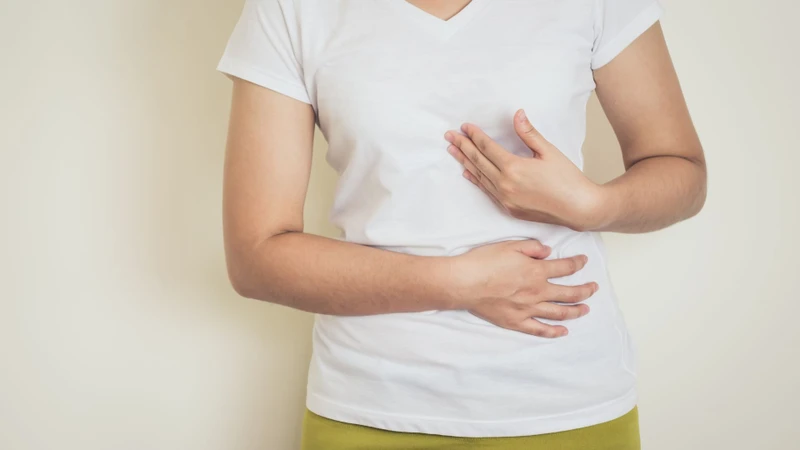 Nằm nghiêng trái là câu trả lời cho câu hỏi trào ngược dạ dày nằm nghiêng bên nào