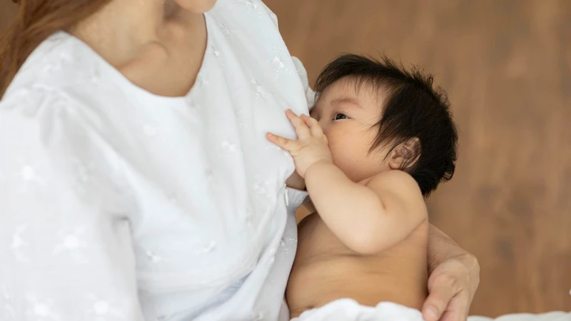 Trẻ 15 tháng tuổi nặng bao nhiêu kg?  2