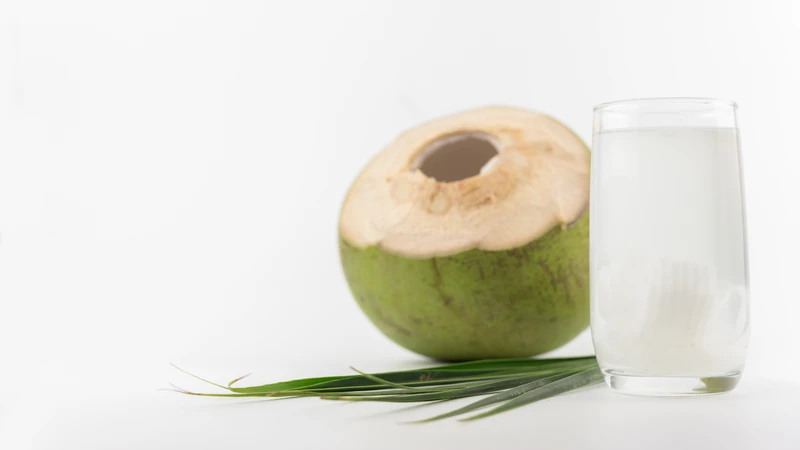 Nước dừa cung cấp nước cùng một số khoáng chất như kali, natri và magie