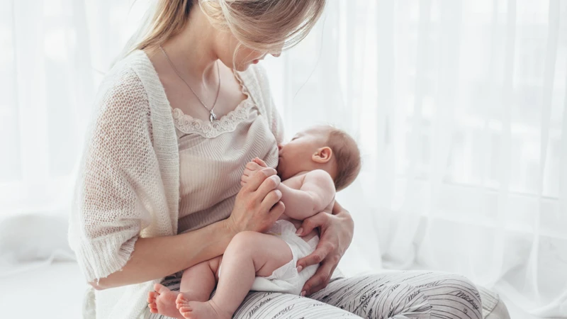 Trẻ 2 tháng tuổi không bú đêm có sao không? Tại sao trẻ cần phải bú đêm? 1