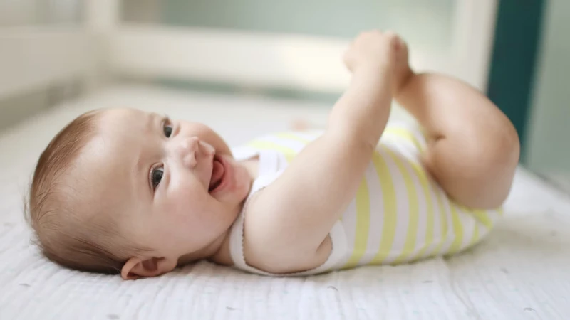 Trẻ 3 tháng bị méo đầu có tròn lại được không? Vẫn có thể tròn lại nếu cha mẹ can thiệp sớm và đúng cách