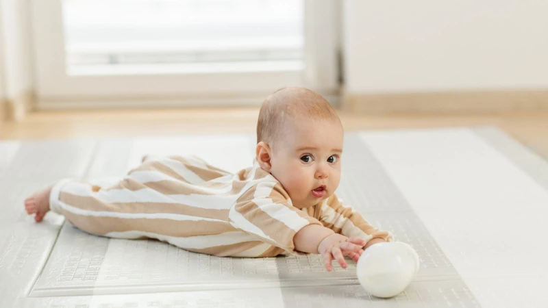 Câu hỏi trẻ 5 tháng đi ngoài mấy lần là thắc mắc rất phổ biến của các mẹ