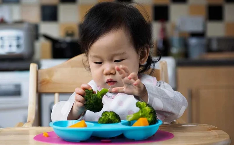 Trẻ 6 tháng ăn váng sữa 1 tuần mấy lần? Cách cho trẻ ăn váng sữa đúng chuẩn 4