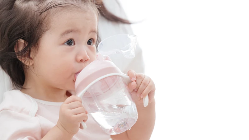 Mẹ nên ăn gì và kiêng gì khi bé bất dung nạp lactose
