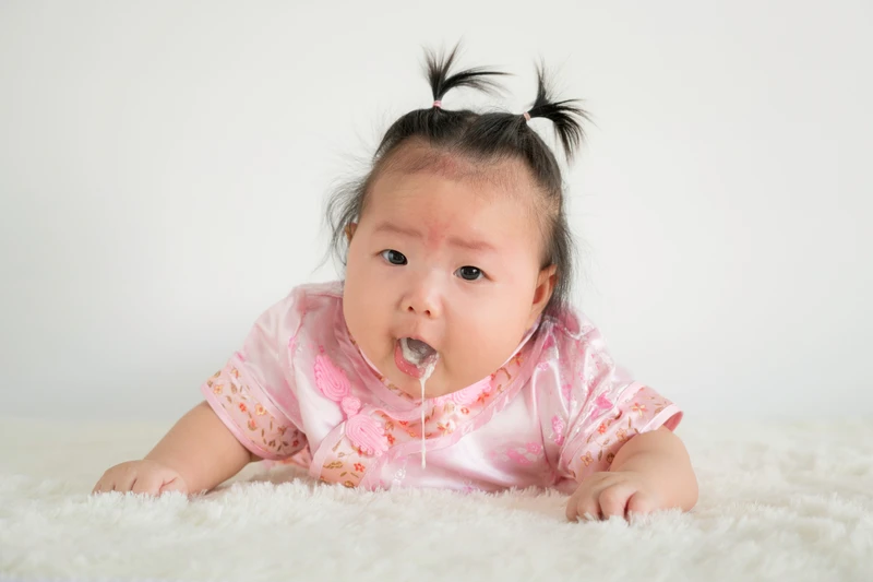 Trẻ bị nôn sốt không đi ngoài​ do đâu? Cách chăm sóc trẻ tại nhà 3