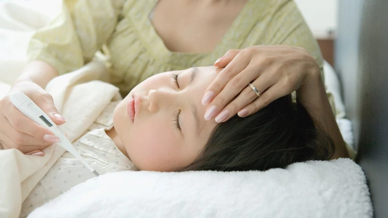 Trẻ bị sốt nổi nốt đỏ như muỗi đốt​: Nguyên nhân và cách xử trí 1