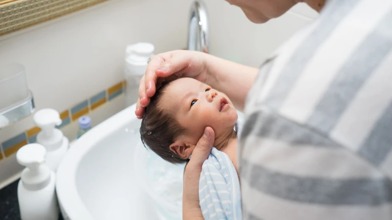 Trẻ bị viêm phế quản có được tắm không? Giải đáp từ chuyên gia nhi khoa 3