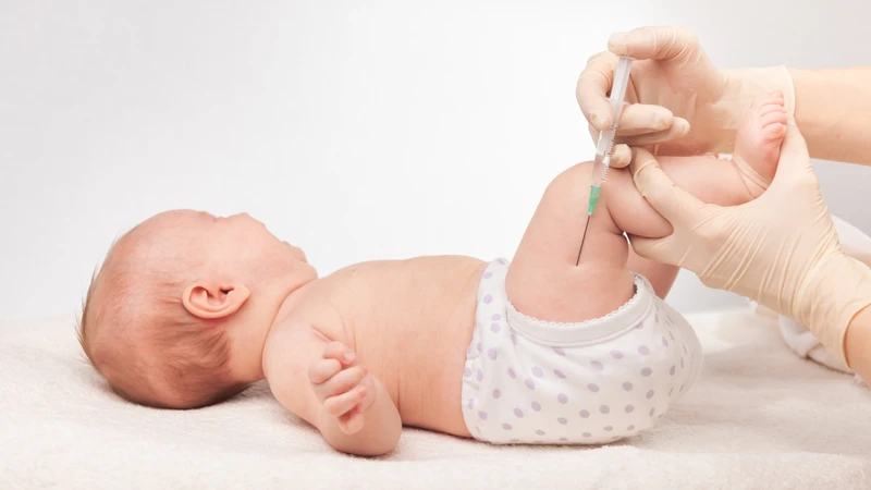 Trẻ đã tiêm 6in1 có cần tiêm viêm gan B không là thắc mắc của nhiều phụ huynh
