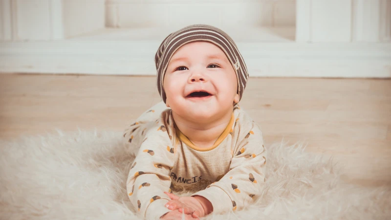 Trẻ mấy tháng biết trườn và cách hỗ trợ bé phát triển vận động 4