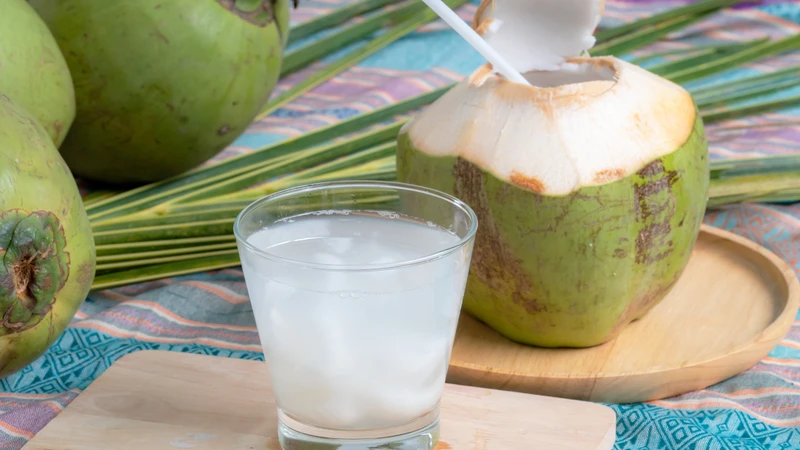 Trẻ mấy tháng uống được nước dừa? Cha mẹ cần lưu ý điều gì để đảm bảo an toàn? 5