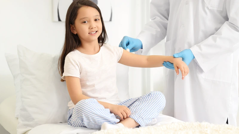 Nếu trẻ bỏ lỡ lịch tiêm hoặc tiêm trễ, cha mẹ không nên quá lo lắng