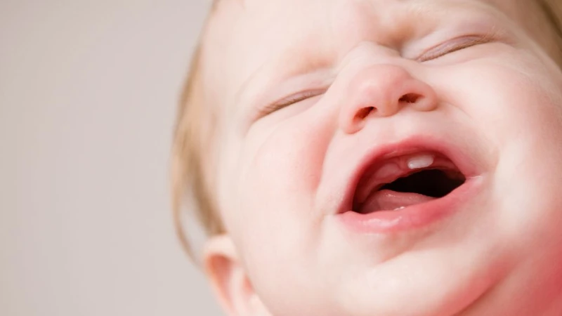 Trẻ mọc răng bị sốt và đi ngoài: Nguyên nhân và cách xử lý! 1