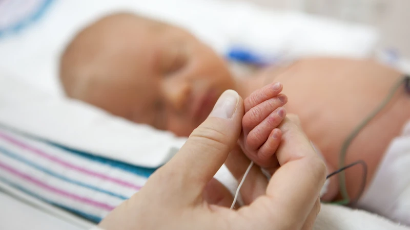 Trẻ sinh non phổi yếu do nguyên nhân gì? Dấu hiệu và cách chăm sóc5