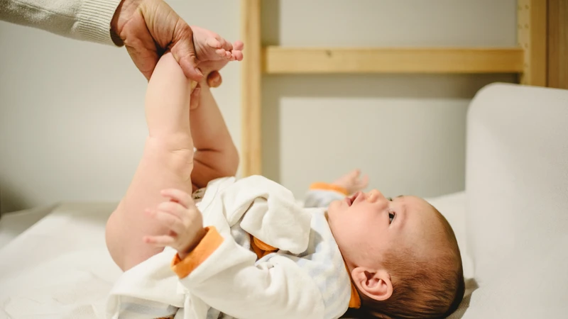 Trẻ sơ sinh 2 tháng tuổi bị tiêu chảy: Nguyên nhân, dấu hiệu và cách chăm sóc hiệu quả 2
