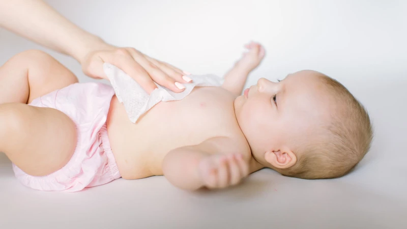 Chăm sóc da đúng cách và lựa chọn trang phục phù hợp giúp hạn chế tình trạng nổi mẩn đỏ tái phát