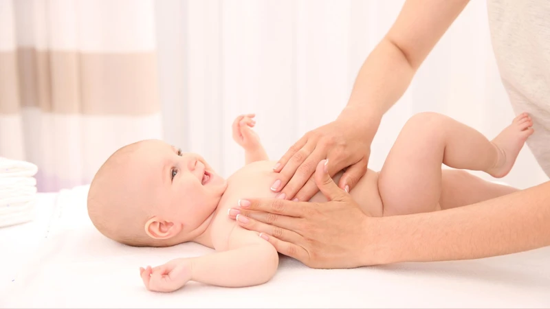 Đưa trẻ ra khỏi nước và kiểm tra khả năng thở ngay