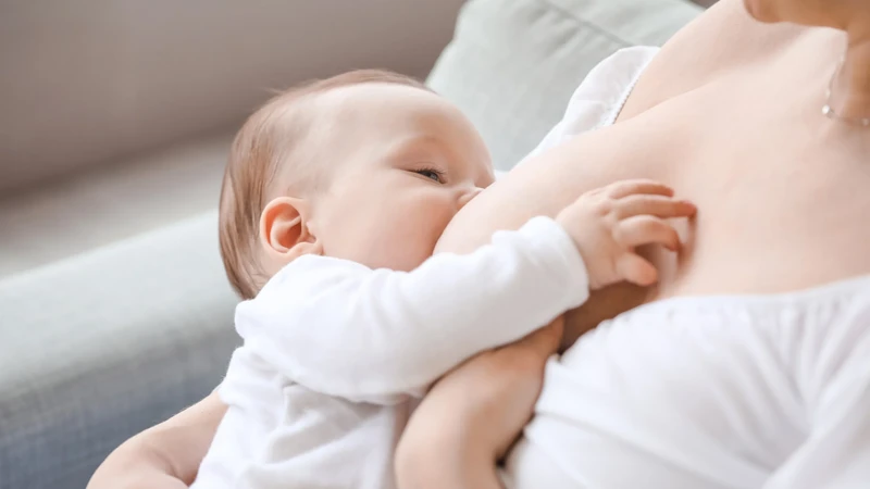 Trẻ sơ sinh bị vàng da nên bổ sung gì để nhanh cải thiện?