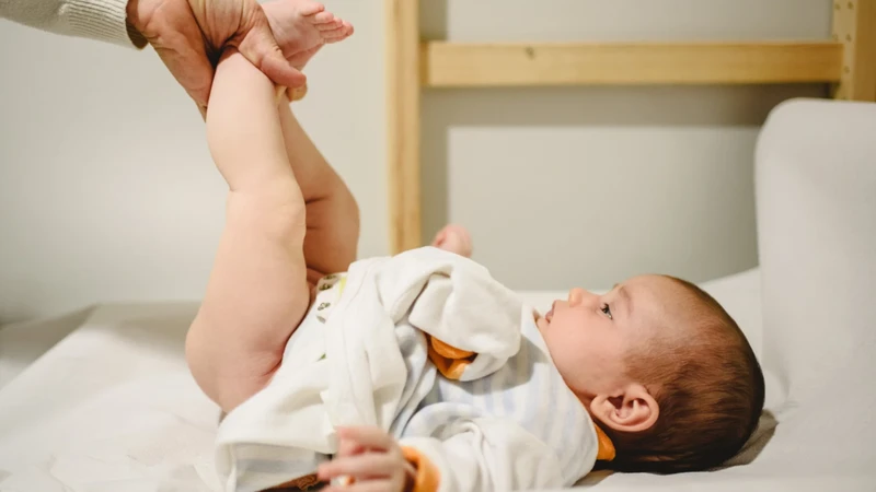 Trẻ sơ sinh đi ngoài són nhiều lần trong ngày có nguy hiểm không? 1