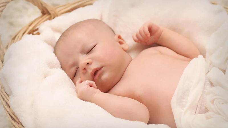 Trẻ sơ sinh ngủ rất nhiều phần vì đây là giai đoạn trẻ phát triển não bộ
