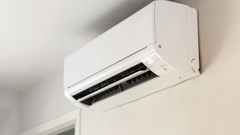 Điều hòa có ưu điểm là giúp duy trì nhiệt độ phòng tương đối ổn định
