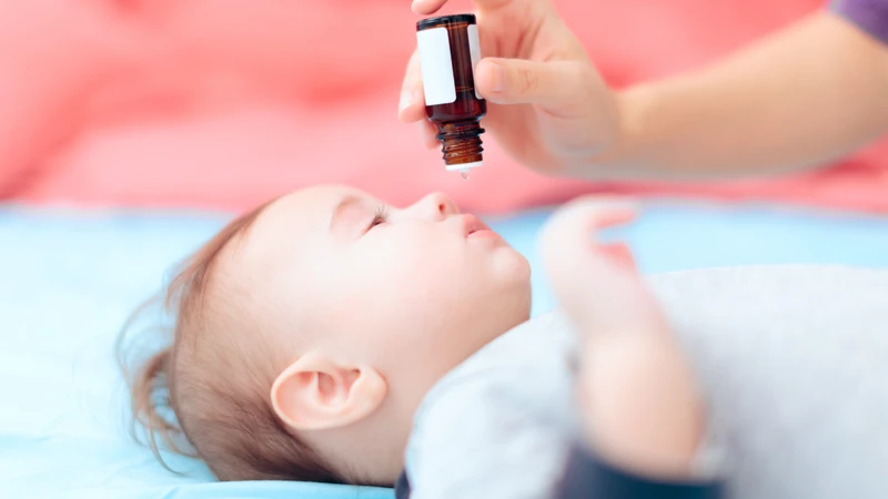 Bổ sung vitamin cho trẻ sơ sinh cần đúng liều và theo hướng dẫn của bác sĩ