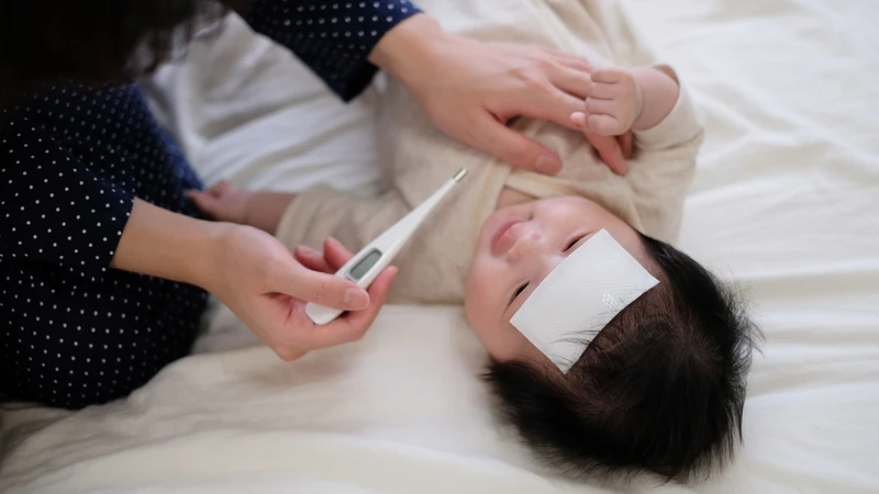 Trẻ sốt mọc răng 39 độ có sao không? Dấu hiệu và cách xử lý đúng cách 1