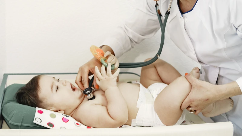 Trẻ uống sữa công thức đi ngoài màu xanh rêu có đáng lo ngại hay không? 5