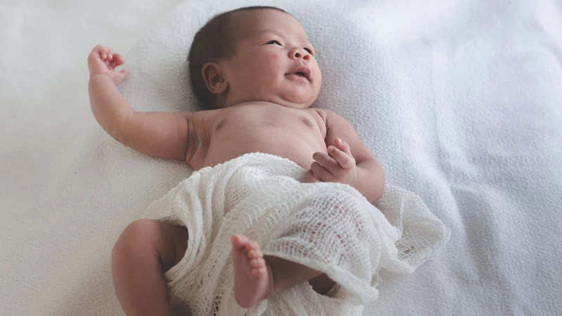“Trẻ vặn mình liên tục có bình thường không?” là băn khoăn của nhiều cha mẹ