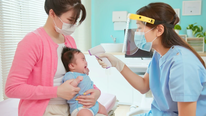 Cha mẹ nên tham khảo ý kiến bác sĩ hoặc dược sĩ để chia thời điểm uống thuốc phù hợp