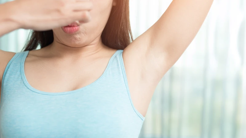 Mẹ nên gặp bác sĩ da liễu nếu mùi cơ thể quá nặng hoặc không cải thiện sau khi đã chăm sóc tại nhà