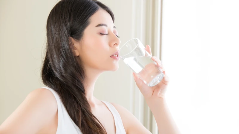 Bổ sung chất xơ và uống đủ nước là các cải thiện tình trạng trĩ ngoại giai đoạn nhẹ