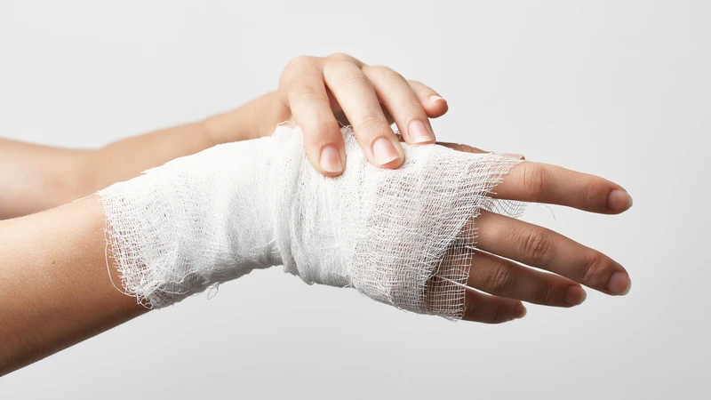 Mục tiêu đầu tiên là đưa các đầu xương gãy trở về vị trí gần với cấu trúc giải phẫu ban đầu
