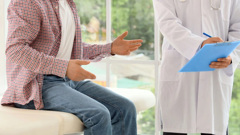 Thăm khám bác sĩ ngay khi có dấu hiệu triệu chứng giang mai ở nam