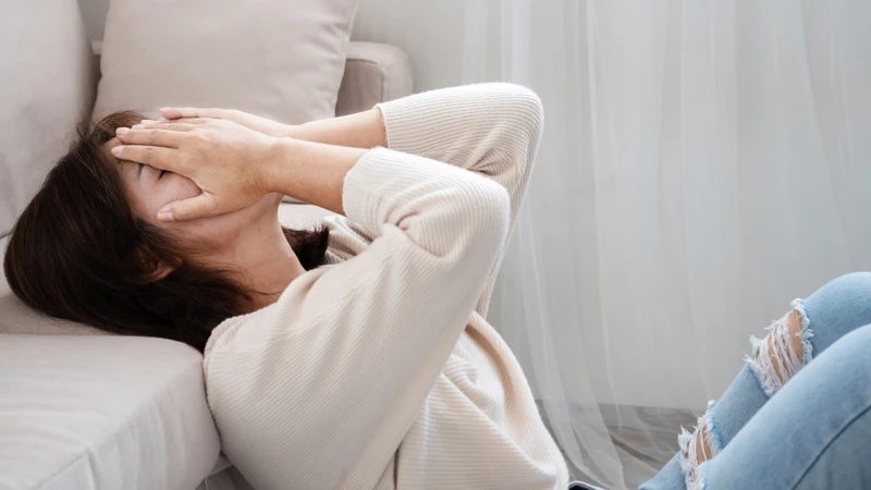 Cảm giác lo lắng quá mức, không kiểm soát được là một triệu chứng rối loạn lo âu