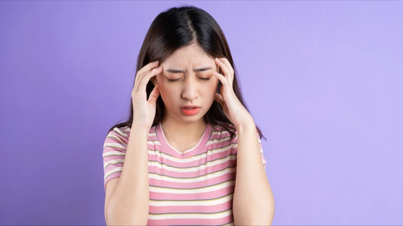 Chóng mặt, choáng váng là triệu chứng rối loạn tiền đình ở nữ giới khá phổ biến