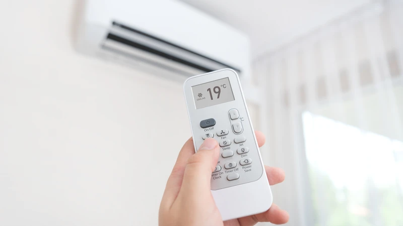 Việc đầu tiên cần làm là đưa người bệnh ra khỏi môi trường lạnh