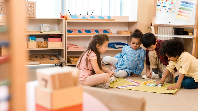 Các trò chơi Montessori giúp trẻ phát triển toàn diện