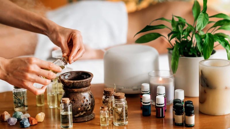 Bên cạnh đó, các biện pháp phòng tránh muỗi cơ bản vẫn vô cùng quan trọng