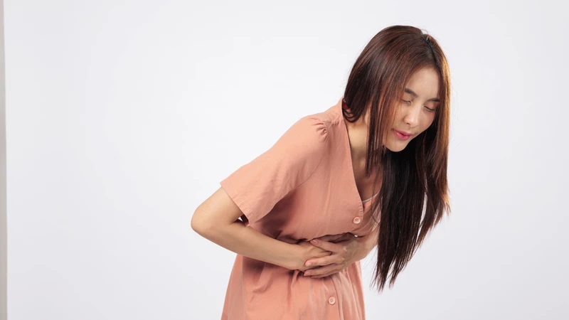 Người bệnh có thể bị đau bụng khi nhiễm giun sán