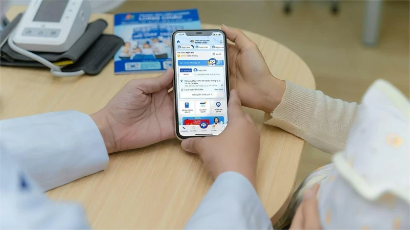 Nhiều khách hàng ưu tiên đăng ký tiêm HPV online thông qua trang web của Tiêm chủng Long Châu