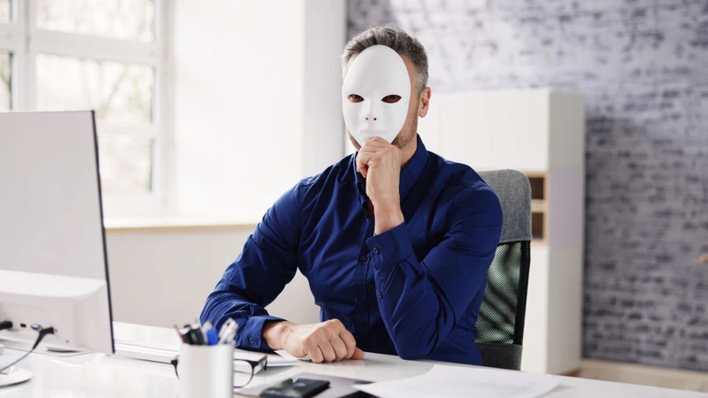 Từng bị bạn bè lừa dối trong quá khứ cũng có thể là nguyên nhân dẫn đến trust issue