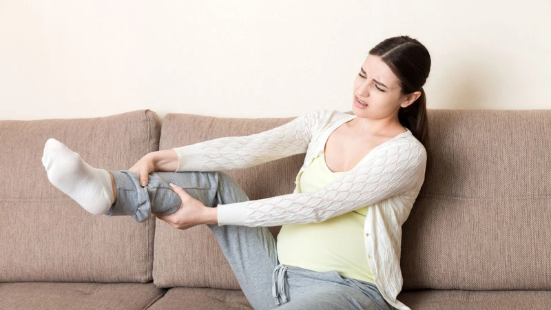 Tư thế ngủ khi cổ tử cung ngắn: Hướng dẫn an toàn giúp mẹ bầu giảm áp lực 2