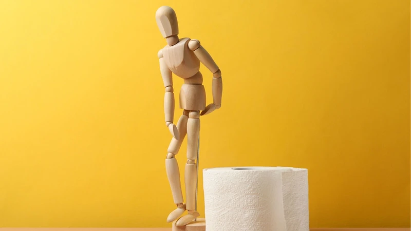 Người bệnh nên đi khám khi phát hiện máu trong phân
