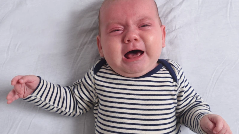 Cha mẹ cần đưa trẻ đến bệnh viện nếu trẻ quấy khóc nhiều