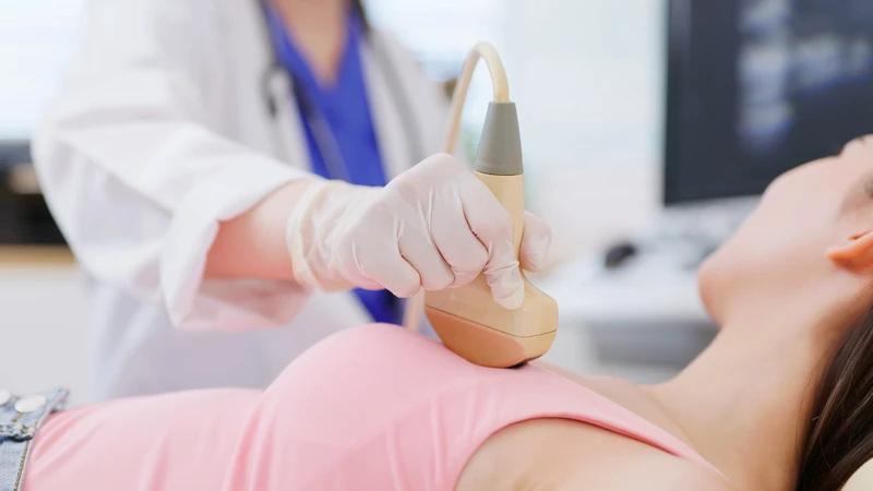 Siêu âm vú là một phương pháp chẩn đoán hình ảnh sử dụng sóng siêu âm để khảo sát mô tuyến vú
