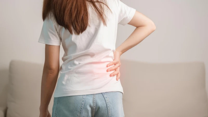 Đến cơ sở y tế khi cơn đau xuất hiện đột ngột hoặc ngày càng nặng