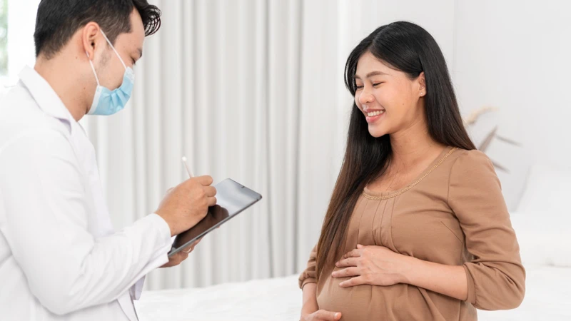 Thai phụ nên khám thai và theo dõi theo hướng dẫn của bác sĩ chuyên khoa
